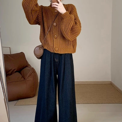 Dames gros tricot cardigan avec gros boutons et coupe décontractée Chic und Stil