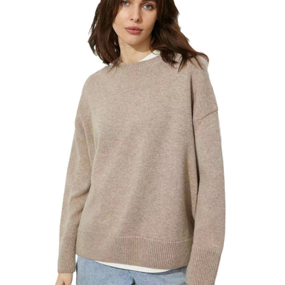 Pull en fine maille douillette pour femmes avec une coupe ample et un col rond Chic und Stil