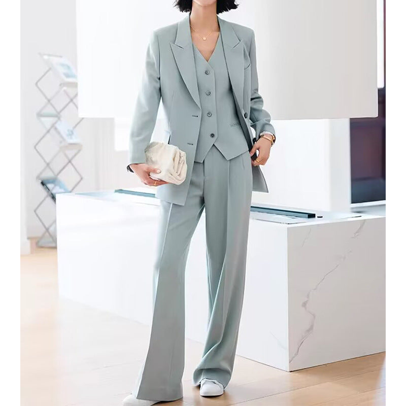 Chic and Style three-piece fitted blazer and pants set for women