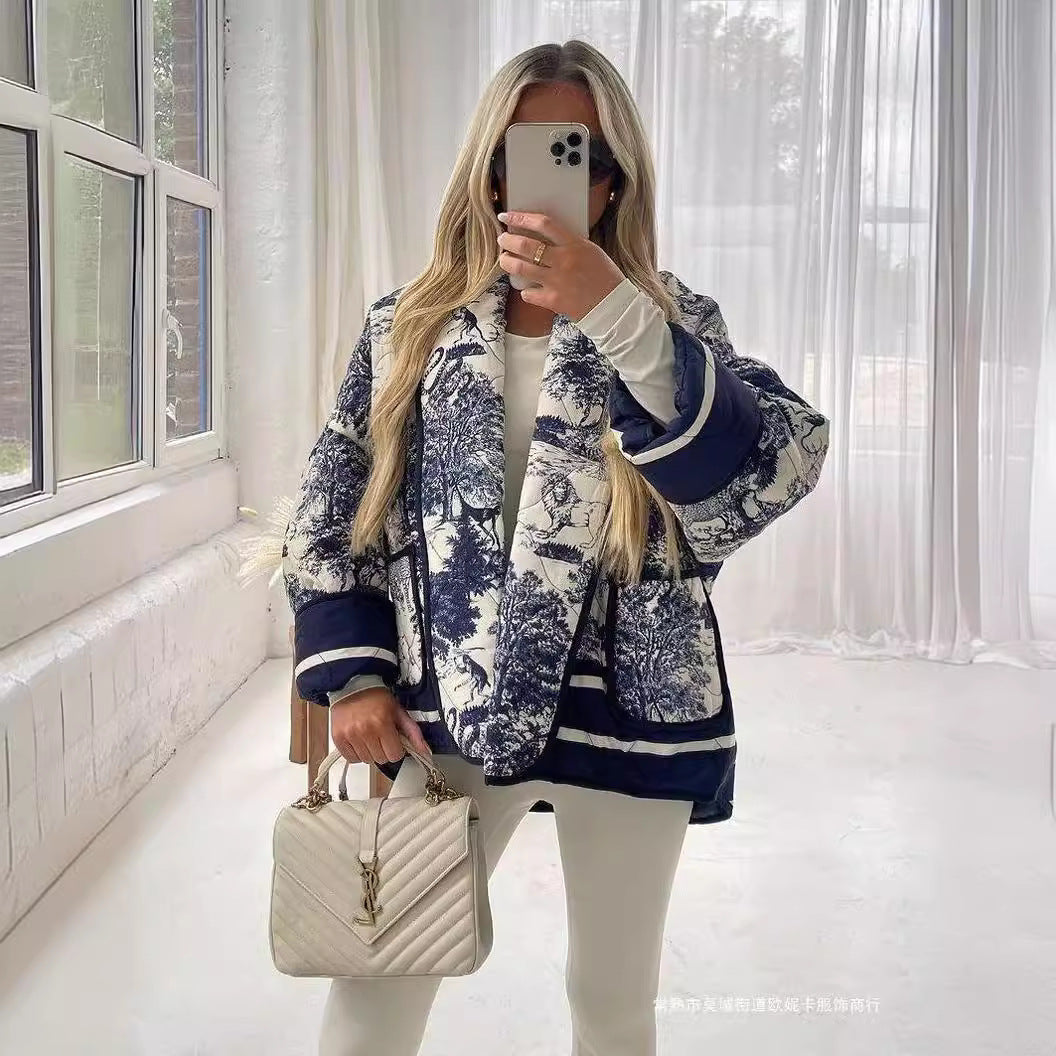 Dames Élégante doudoune avec motif traditionnel et large revers Chic und Stil