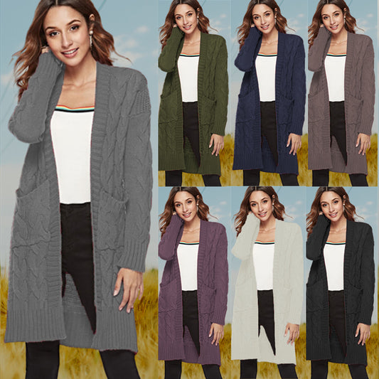Cardigan en gros tricot pour femmes avec un élégant design en torsade et des poches pratiques Chic und Stil
