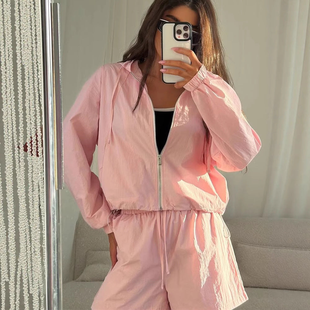 Chic und Stil Women's Hooded Jacket and Shorts Set