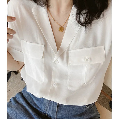 Chemisier à manches courtes pour femmes avec poches poitrine Chic und Stil