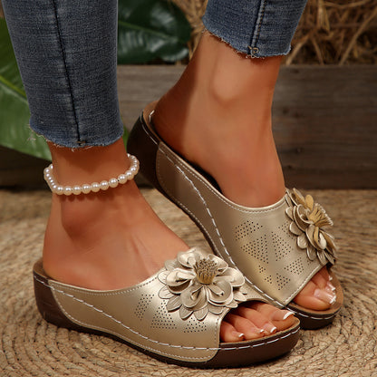 Sandales à brides décoratives fleuries Chic und Stil pour femmes