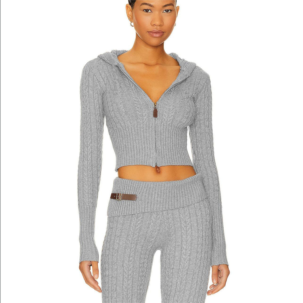 Dames gilet court en tricot avec capuche et col montant Chic und Stil