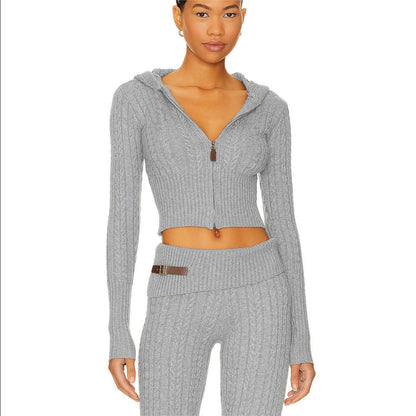 Dames gilet court en tricot avec capuche et col montant Chic und Stil