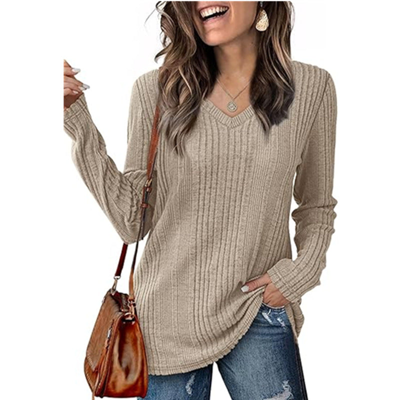 Pull féminin à col en V à la mode avec structure en côtes Chic und Stil