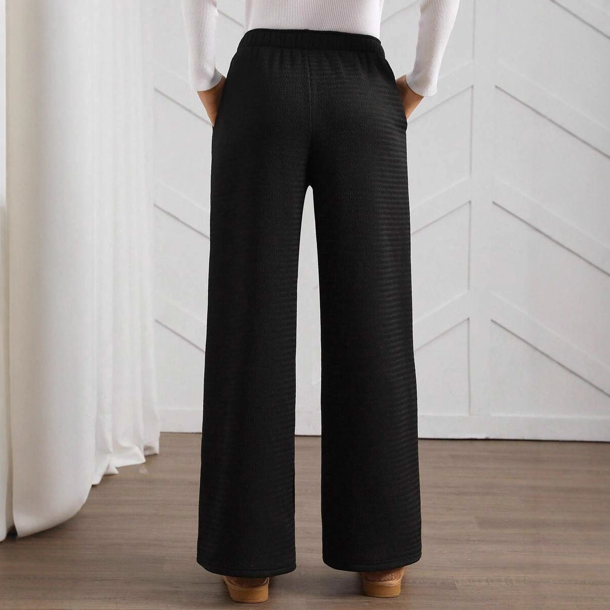 Comfortable and elegant fabric pants for ladies Chic and Style