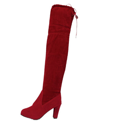 Bottes overknee pour femmes avec un design moderne et un élégant talon bloc Chic und Stil
