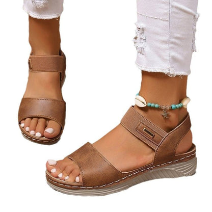 Sandales confortables pour femmes avec sangle réglable et technologie de semelle anatomique Chic und Stil