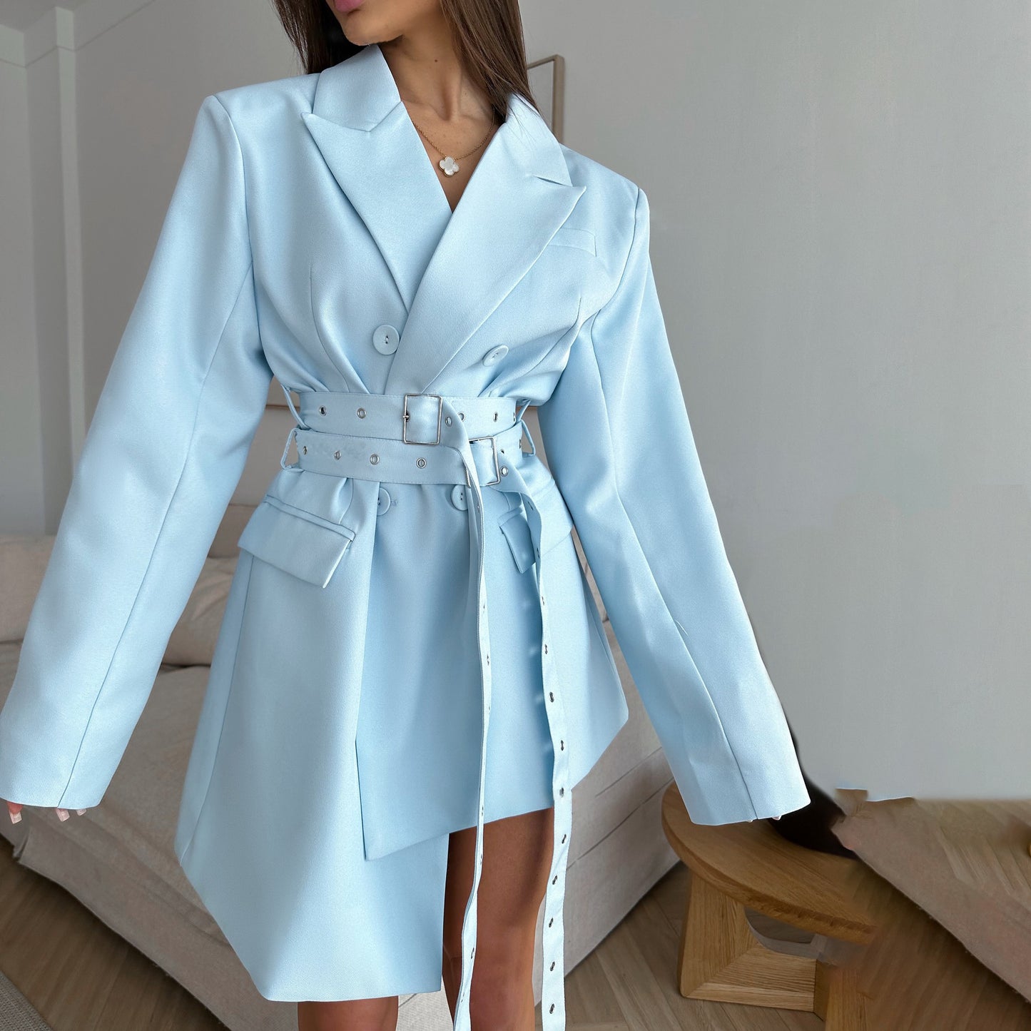 Dames Blazer à la mode avec coupe cintrée Chic und Stil