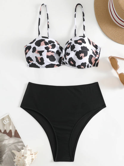 Bikini haut pour femme avec coupe intéressante et bas taille haute Chic und Stil