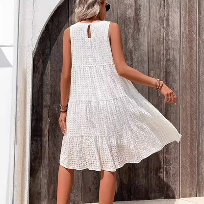 Robe d'été décontractée pour femmes avec légèrement volants et décolleté en V Chic und Stil