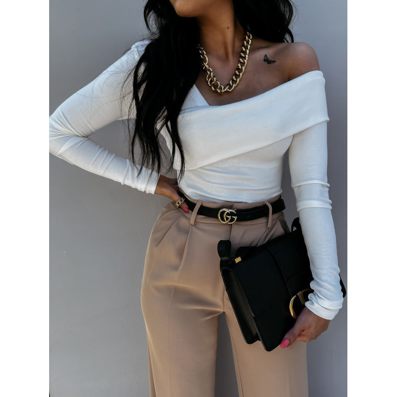 Asymmetrical one-shoulder t-shirt for women Chic und Stil