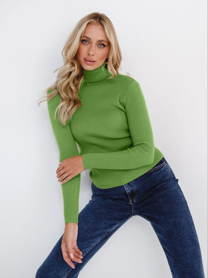 Pull-over à col roulé pour dames avec un design côtelé et une coupe décontractée Chic und Stil