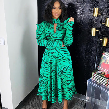 Robe midi pour femmes avec col montant et coupe asymétrique Chic und Stil