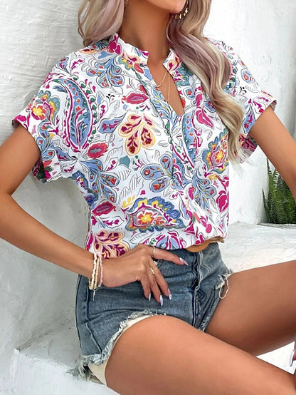 Blouse à manches courtes pour femmes avec impression abstraite Chic und Stil