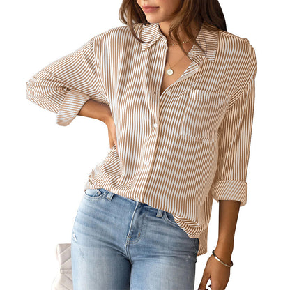 Blouse décontractée pour femmes avec de fines rayures et poche poitrine Chic und Stil
