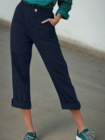 Elegant linen pants for women with wide legs and turned-up hem Chic und Stil