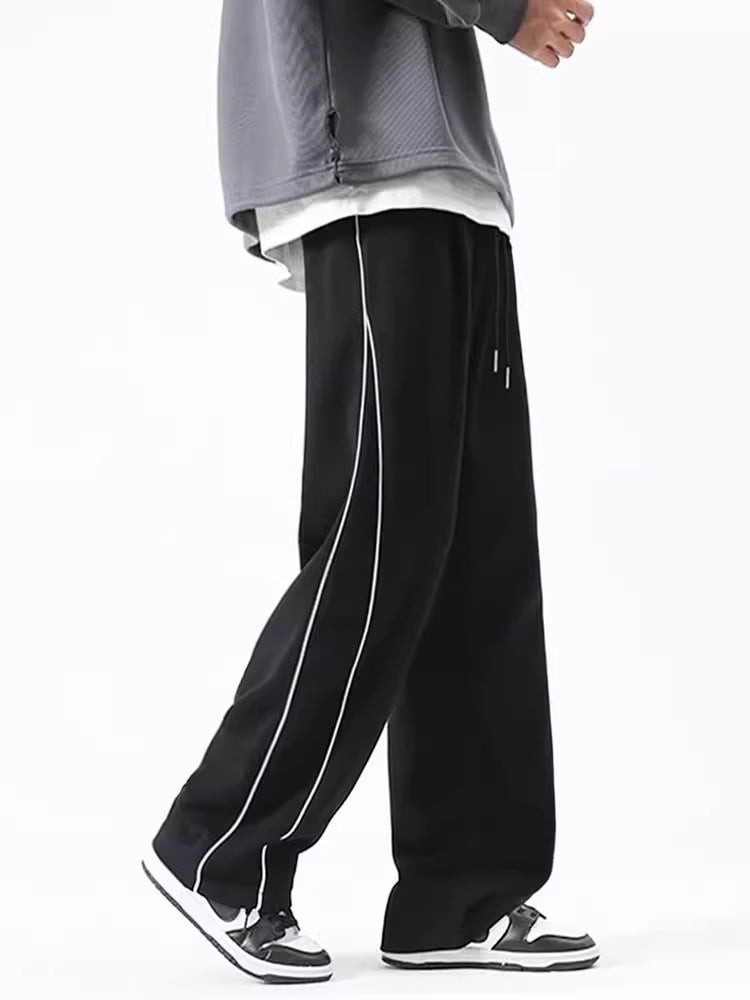 Chic and stylish casual sports pants for men with side accents