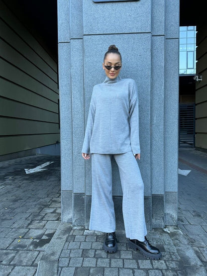 Women Elegant and Casual Lounge Set with a Loose Top and Flared Pants Chic and Style