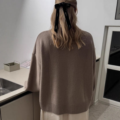Chunky knit pullover for women with oversized sleeves Chic and Style