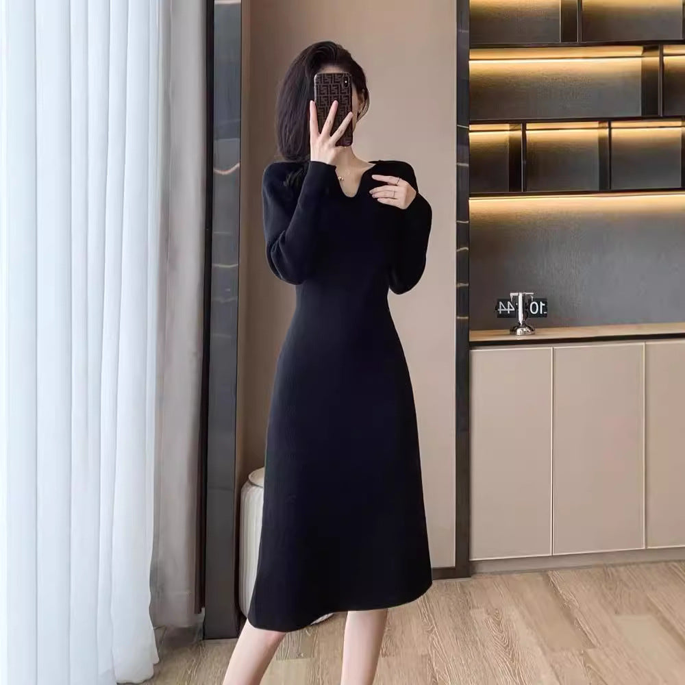 Robe en tricot pour femmes avec décolleté en V profond et structure spécialement conçue Chic und Stil