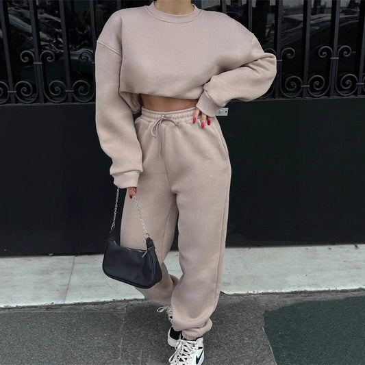 Chic and Style elegant and casual two-piece set for women with comfortable cropped sweatshirt and loose jogger pants