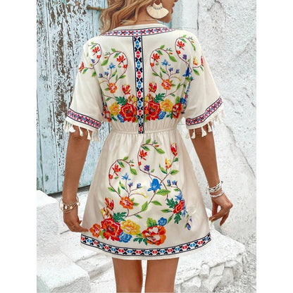 Robe de loisirs pour femmes avec un design floral et des manches à franges Chic und Stil
