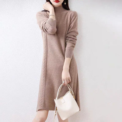 Robe tricotée élégante pour femmes avec de fins motifs en torsades Chic und Stil