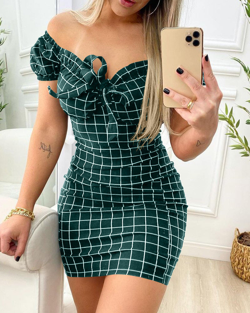 Robe ajustée pour femmes avec détails en volants Chic und Stil