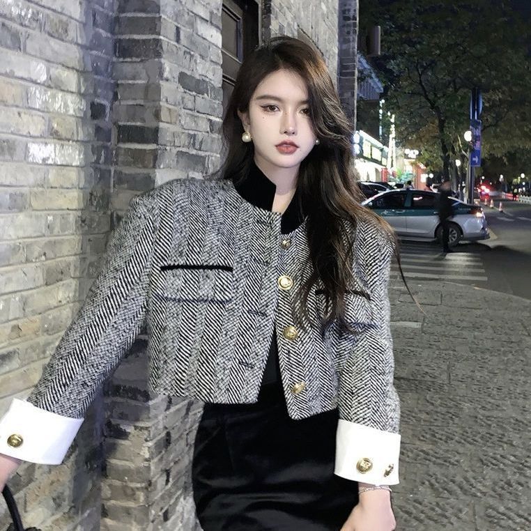 Dame Design-gilet avec col contrastant et boutons de haute qualité Chic und Stil