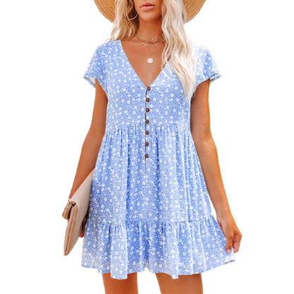 Robe d'été pour femmes avec des motifs floraux et des détails de boutons Chic und Stil