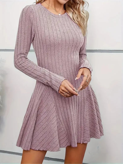 Robe en tricot pour dames avec un design de volants raffiné et une coupe flatteuse Chic und Stil