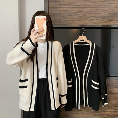 Dames cardigan décontracté avec grandes poches et détails contrastés Chic und Stil