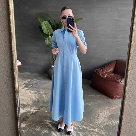 Robe chemise pour femmes avec boutonnière élégante et silhouette cintrée Chic und Stil