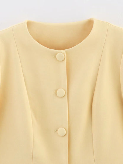 Ladies Elegant Blazer Jacket with Fine Button Details and Practical Pockets Chic and Style