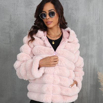 Veste à capuche pour femmes en fausse fourrure avec motif texturé Chic und Stil