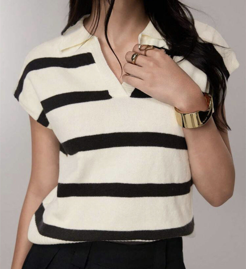 Femmes Pull court à manches courtes rayé avec col polo Chic und Stil