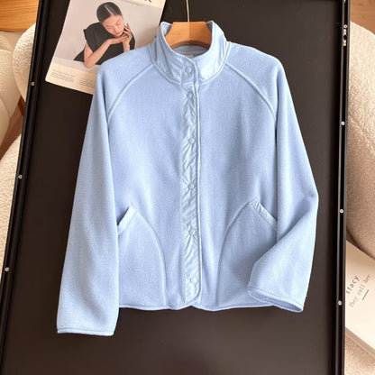 Veste en polaire confortable pour femmes avec col élastique et poches pratiques Chic & Stil