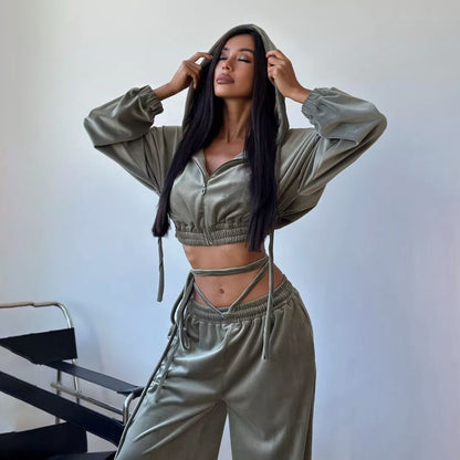 Casual tracksuit for women with hooded top and wide-leg pants Chic and Style