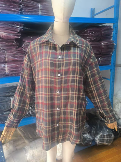 Chemisier à carreaux pour femmes en coton confortable avec col button-down et manches longues Chic und Stil