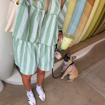 Shorts de plage pour dames avec un motif rayé tendance et une taille élastique Chic und Stil