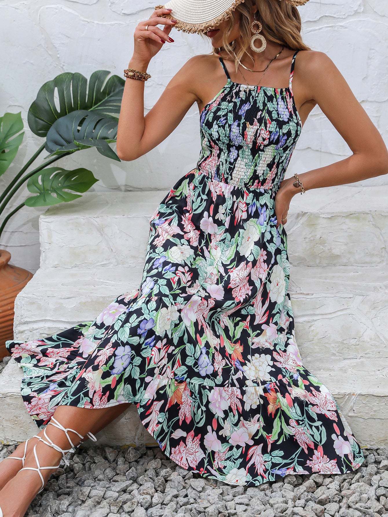 Robe maxi pour femmes avec design floral et bretelles spaghetti Chic und Stil