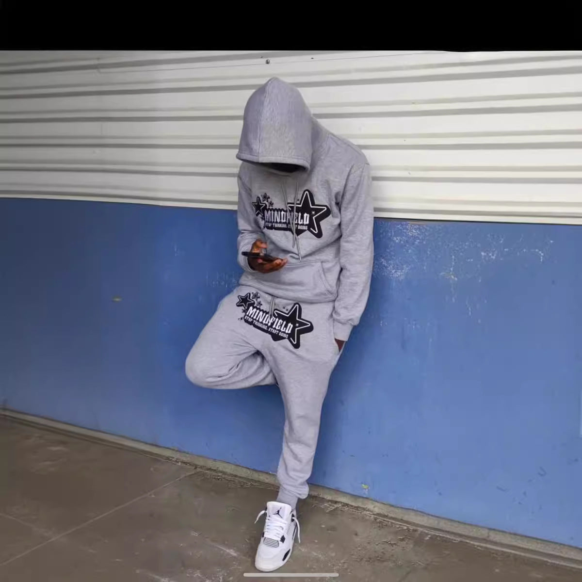 Chic and Style women's sporty sweatshirt and jogger pants set