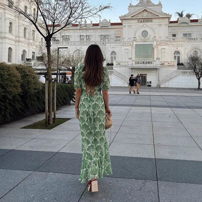 Robe maxi femme avec un design floral frais et une coupe décontractée Chic und Stil