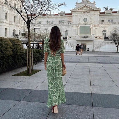Robe maxi femme avec un design floral frais et une coupe décontractée Chic und Stil