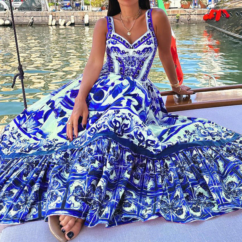 Robe maxi élégante pour dames avec un design de volants ludique et des motifs luxuriants Chic und Stil