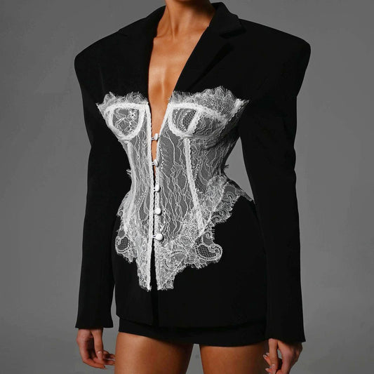 Blazer pour femmes avec design corset et accents en dentelle Chic und Stil