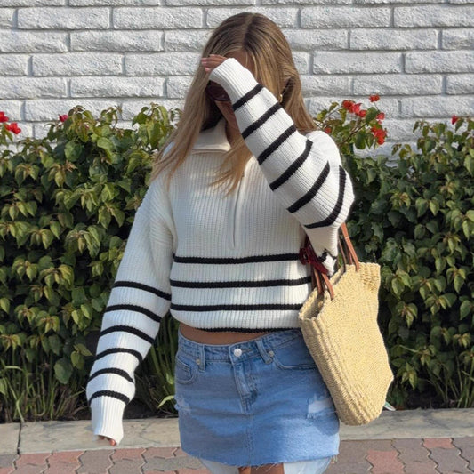 Pull en tricot sportif pour femmes avec demi-zip et motif rayé Chic und Stil